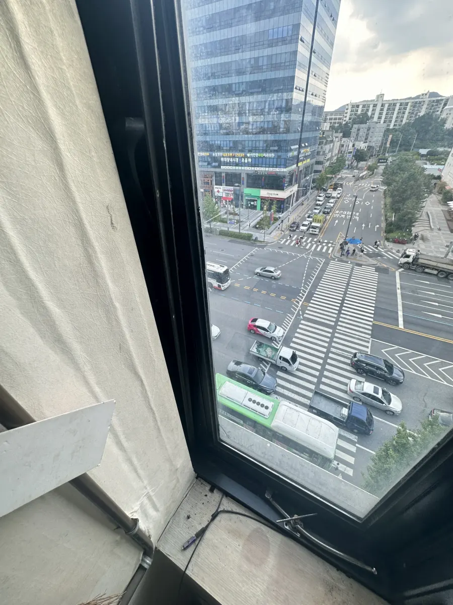 캐시먼트창문 창틀 변형 점검