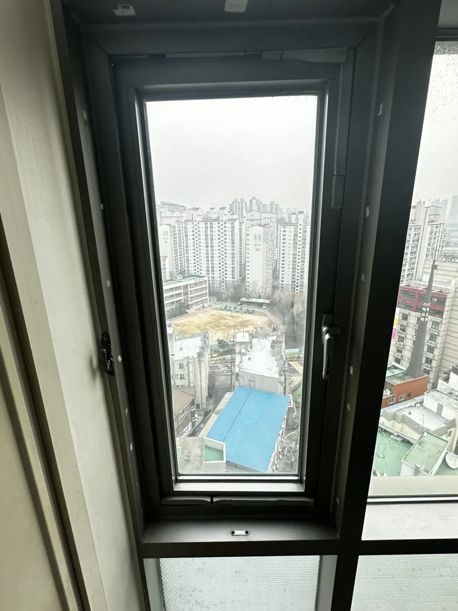 캐시먼트창문 힌지 재조정 작업